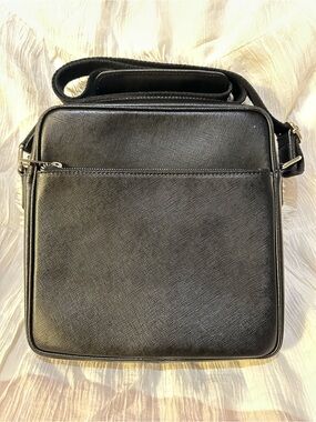 Men's Black Crossbody Shoulder Bag - Classic Minimalist Design